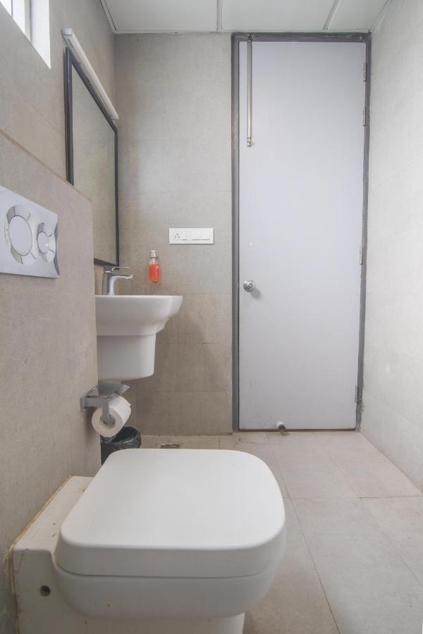 Hotel Kingston House Лакнау Екстериор снимка